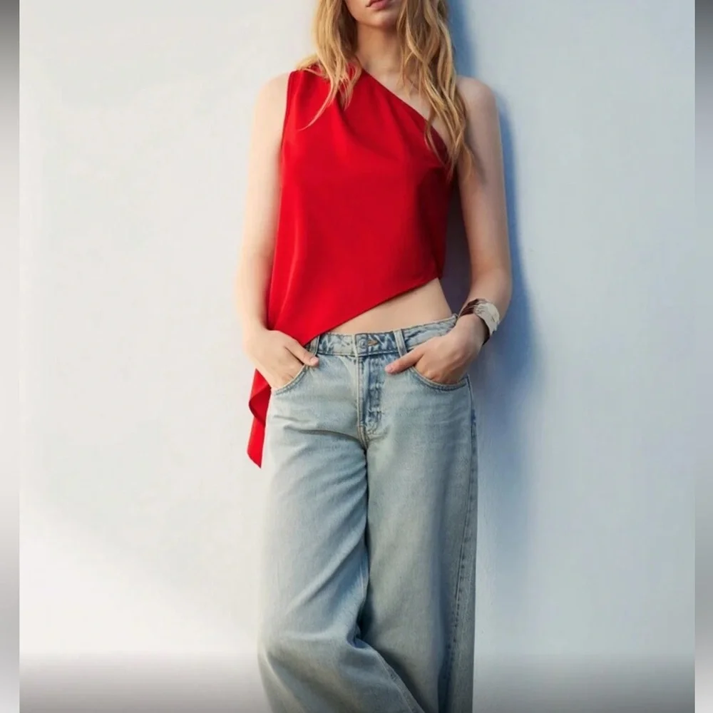 Stylish One-Shoulder Red Top - Picture 2 of 7